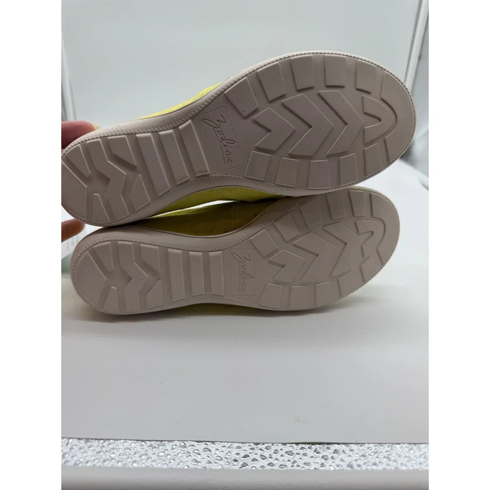 Zodiac Paige Citron FB Yellow Slip On Sneakers Womens 5M  NEW